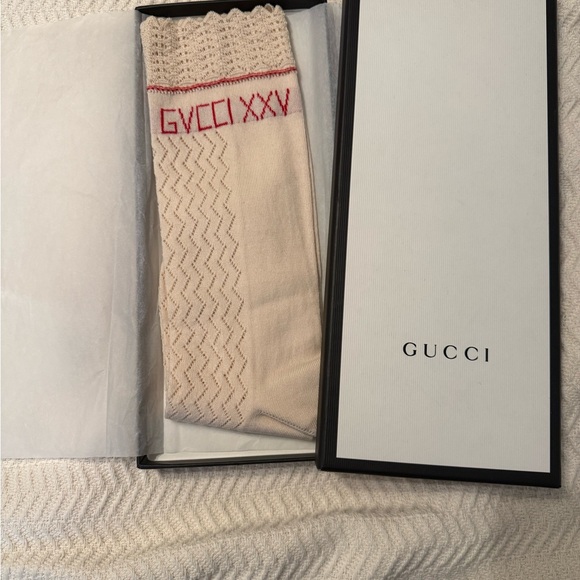 Gucci Beige Socks with Red Detail - Picture 1 of 3